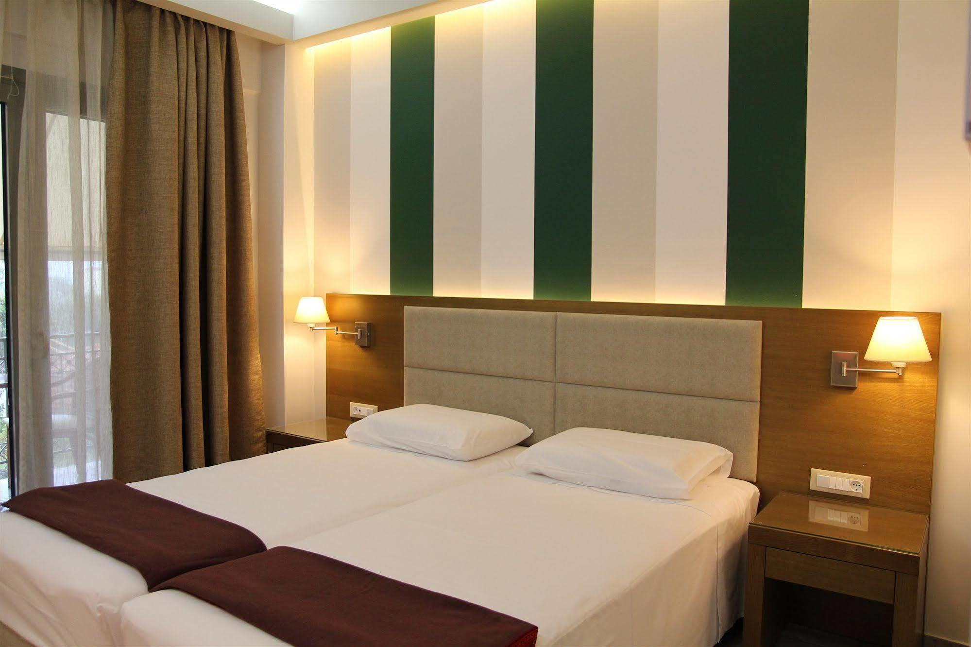Achilles Hotel Methoni  Exterior photo
