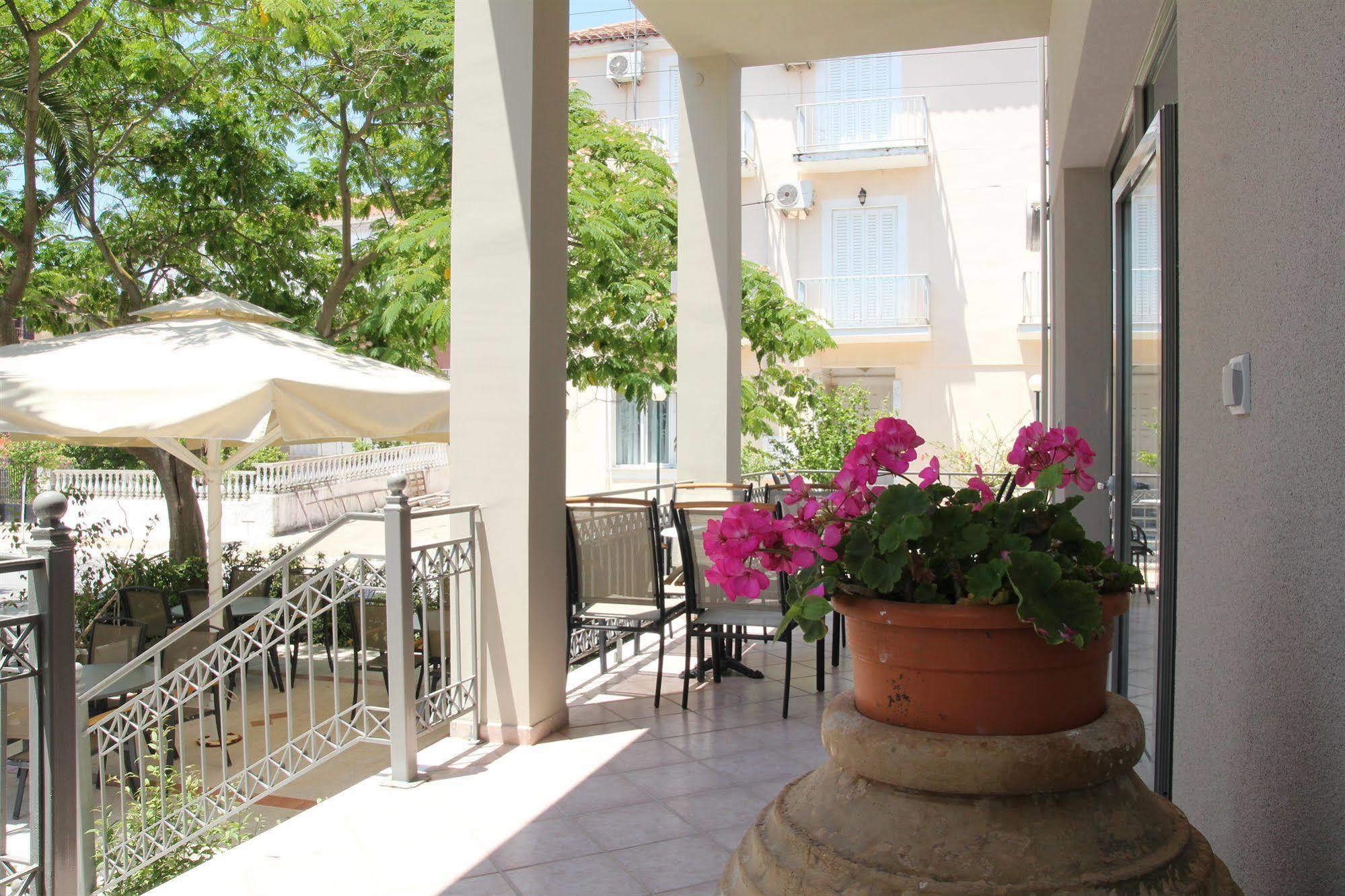 Achilles Hotel Methoni  Exterior photo